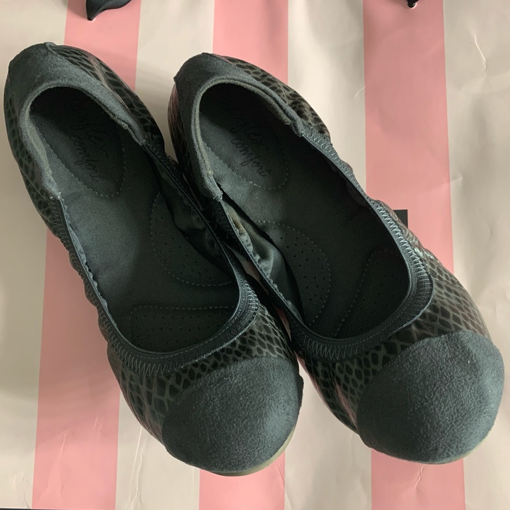 Women's Dexflex Comfort Gray Ballet Flats